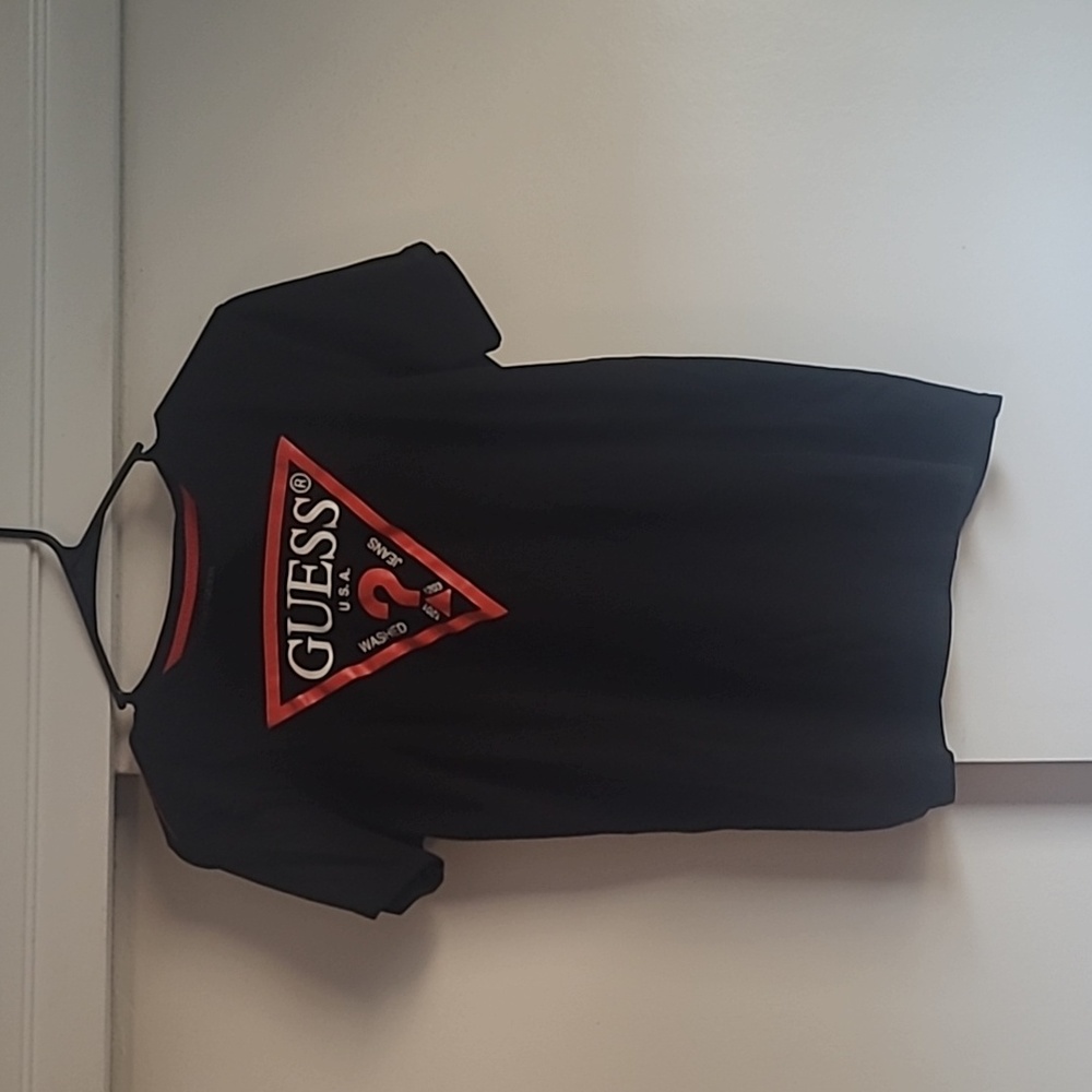 Boys black Guess t-shirt in size 16.